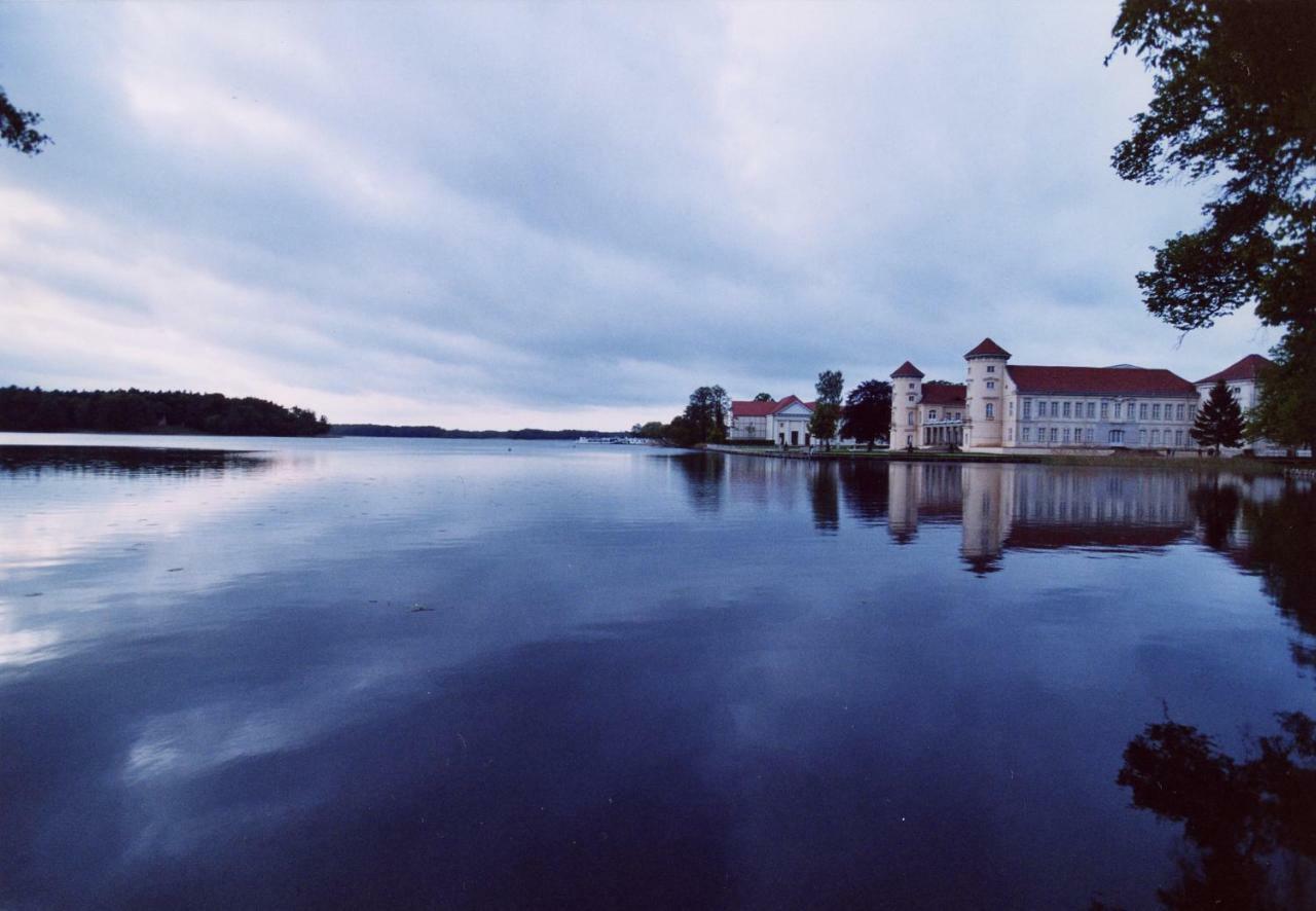 Marstall Im Schlosspark Rheinsberg Extérieur photo